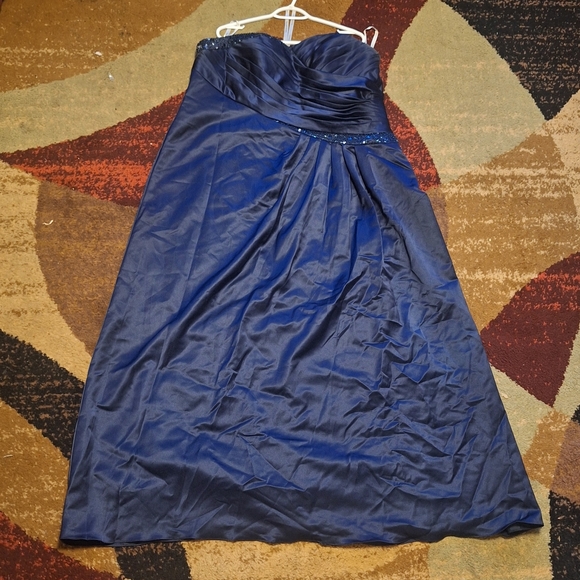 David's Bridal Dresses & Skirts - David's Bridal Strapless Midnight Blue Gown